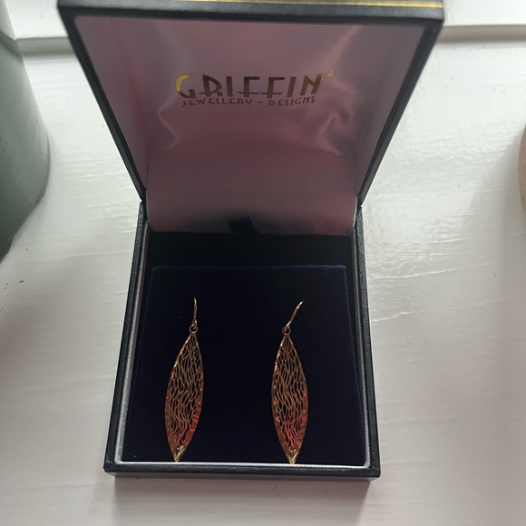 10k Gold drop earrings - Picture 3 of 4